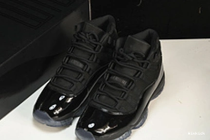 RETRO AND - 11 CAP GOWN 378037-005 JORDAN 0817